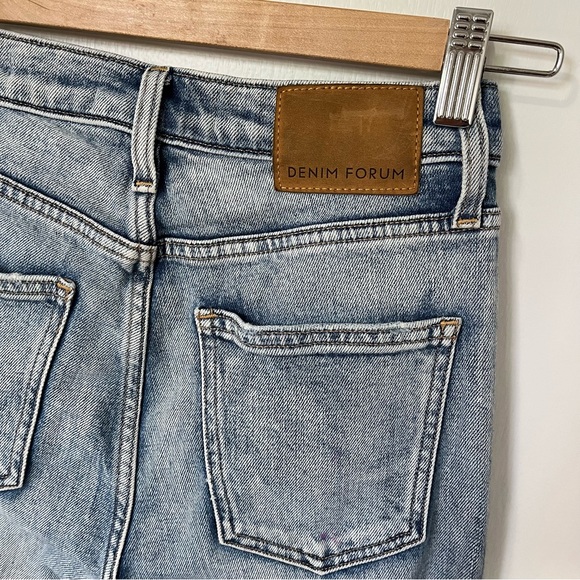 Aritzia Denim Forum The Yoko High Rise Slim Jean Light Blue size 24 - Picture 9 of 16